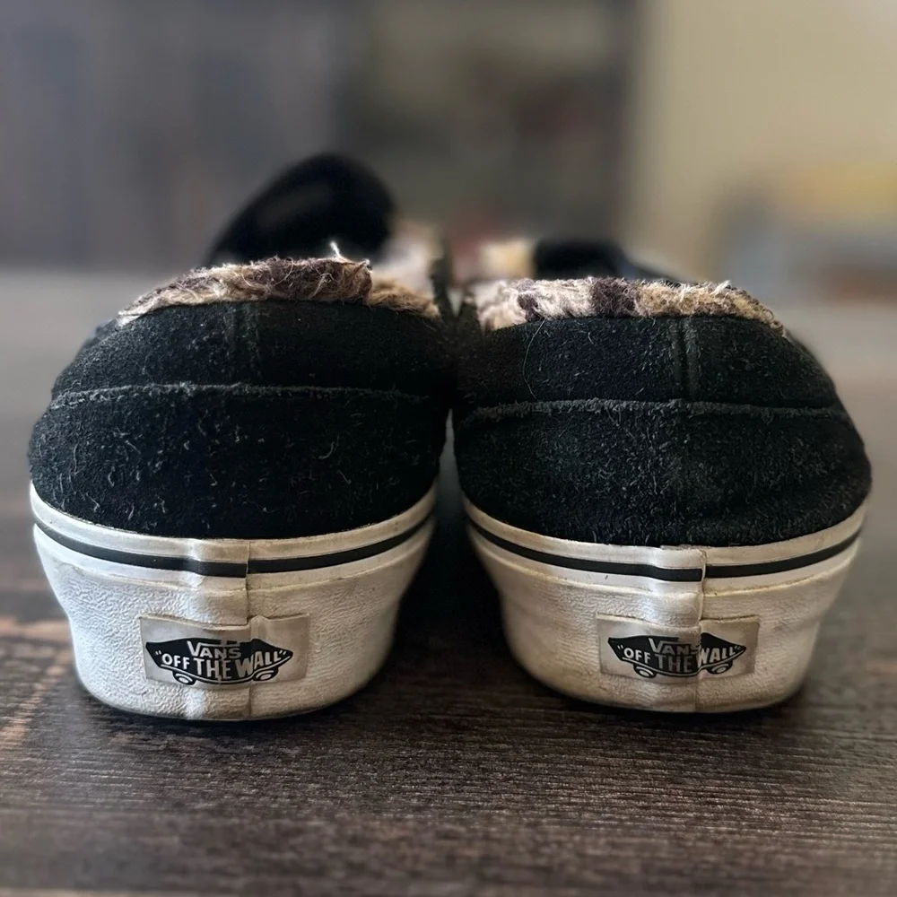 Vans - Platform Black Suede Slip-On Shoes with Fur Lining - Picture 3 of 5